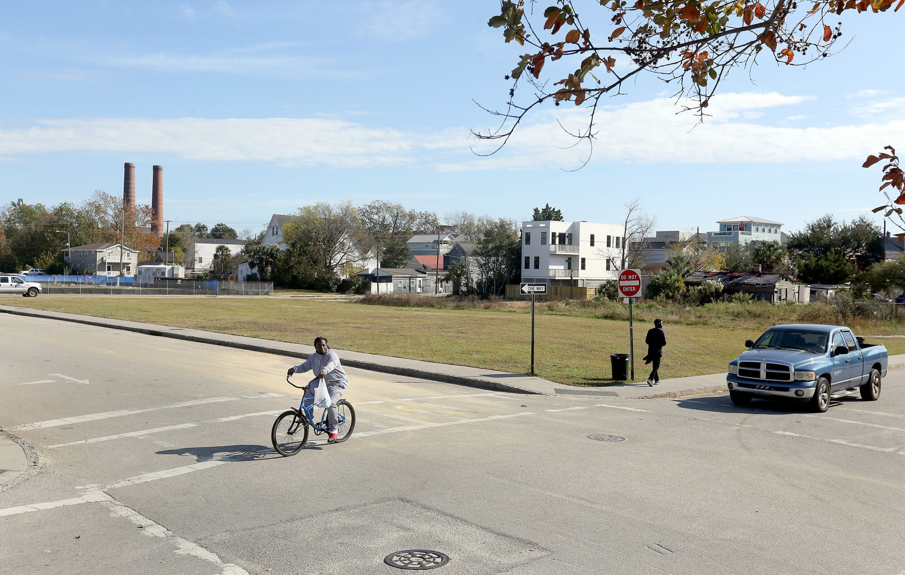Charleston City Council to name affordable housing building after James Lewis